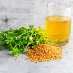 सुबह खाली पेट मेथी का पानी पीने से सेहत को मिलते हैं कई लाभ
